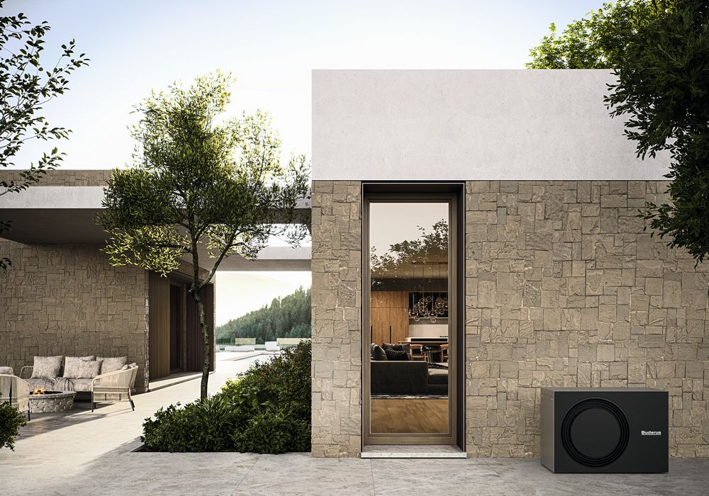 Moderne Wärmepumpe an einem Einfamilienhaus im Würmtal